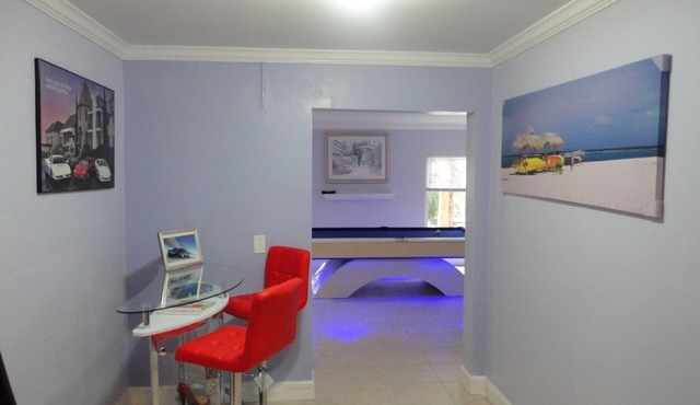 LARGE Private Guest House on Waterfront Estate - Kayak+Bike+Fish+Outdoor Lounge in Fort Lauderdale