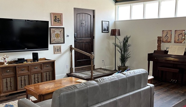 Located within in Old Town Albuquerque Walking Distance to shops and museums in Albuquerque