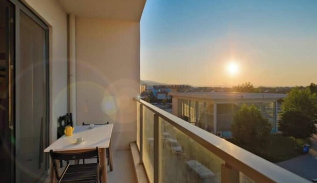 Luxor - Bright Modern 3BR Apt w/ Parking in Sakarya