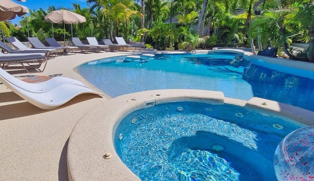 Luxury Private Villa 8–16 Guests | Lagoon Pool, Jacuzzi | Orient Bay - SXM