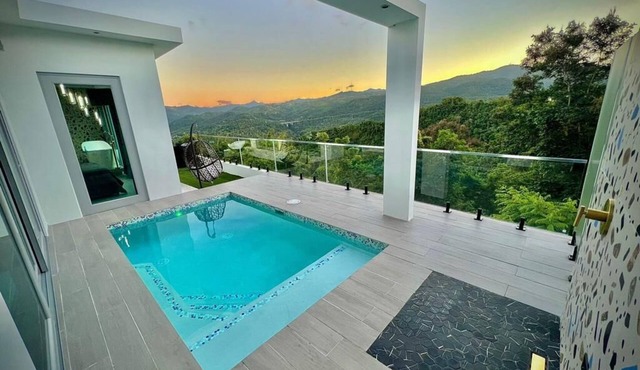 Luxury Tiny home with pool & amazing view in Caguas