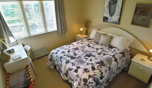 Magpie Cottage - Homestay, B&B. Attractive period cottage with modern amenities. in Taumarunui