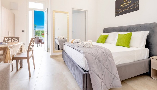 Marea Studio with Shared Garden, Kitchen, Wi-Fi & Air Conditioning in Boncore