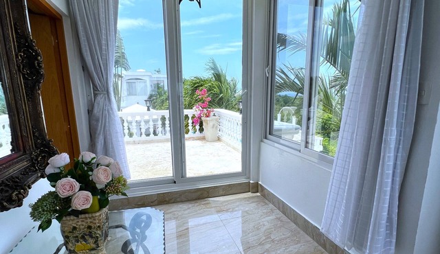 Marilyn Monroe Romantic Suite #14 With 2 balconies amazing ocean views! in CABRERA