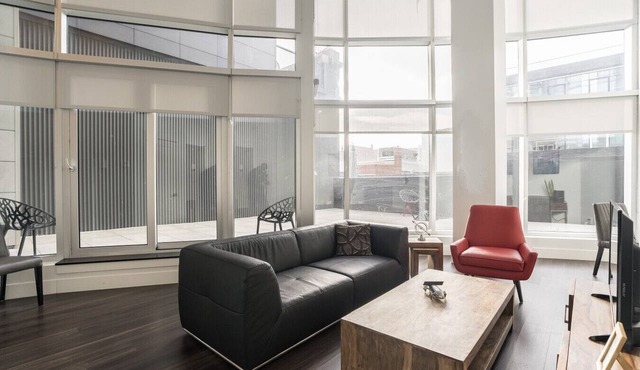 Modern Downtown 2BD Suite w/Rooftop Terrace, Gym & Waterfront Views in Halifax