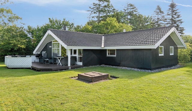 Near beach center, quiet and secluded lot. in Slagelse
