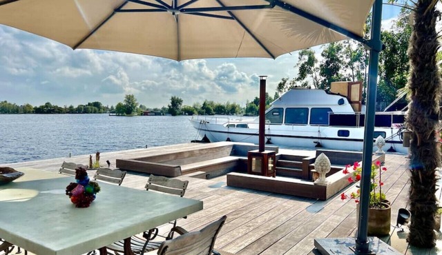 NEW - Little Ibiza - on a Lake near Amsterdam in Vinkeveen