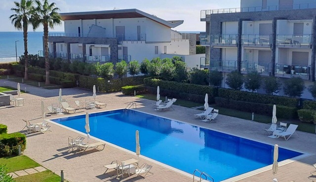 Nice apartment for 4 people with A/C, WIFI, pool, TV, terrace and pets allowed in Silvi