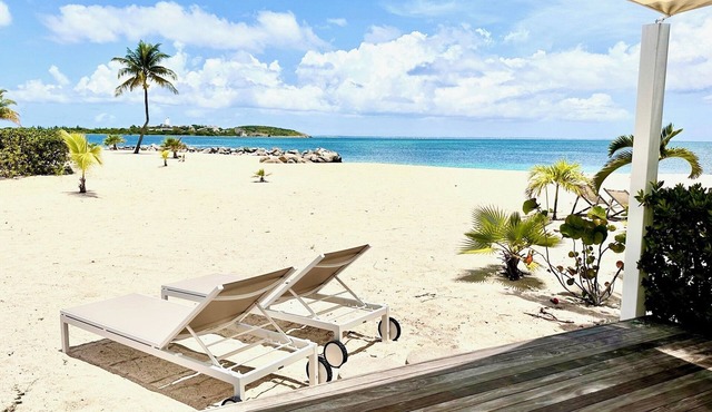 Paradise on the beach beautiful one bedroom