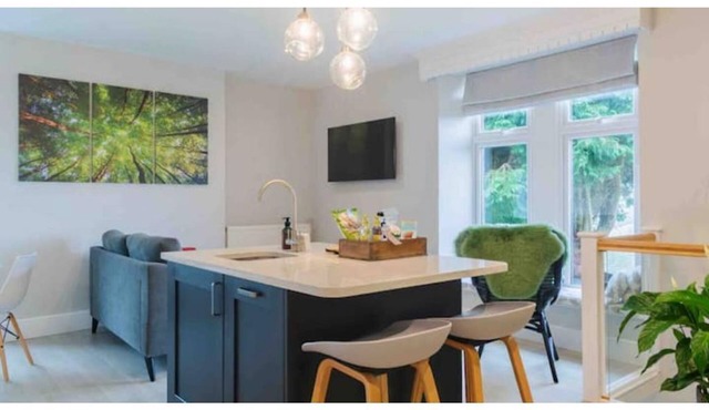 Peak District, Hillside Retreat, panoramic views, Nr Bakewell & Chatsworth in Rowsley