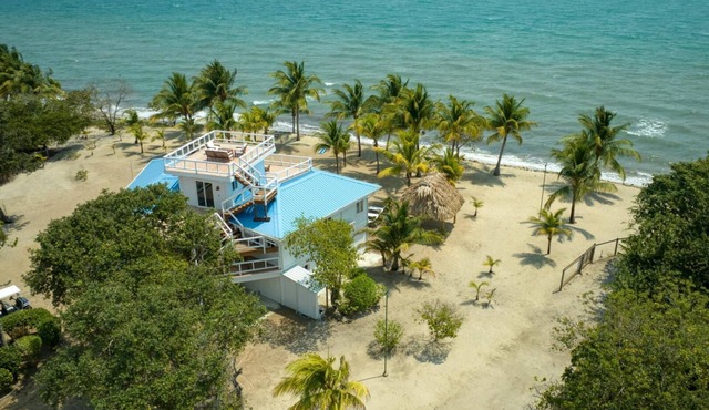 Private Oceanfront 4-Bed Villa w/Pool on Huge Lot in Placencia