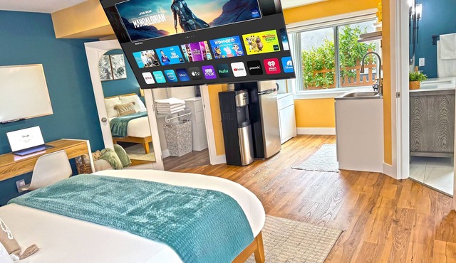 Private Studio/1 Min-Hospital/Self Check-In/75" TV in Williams Lake