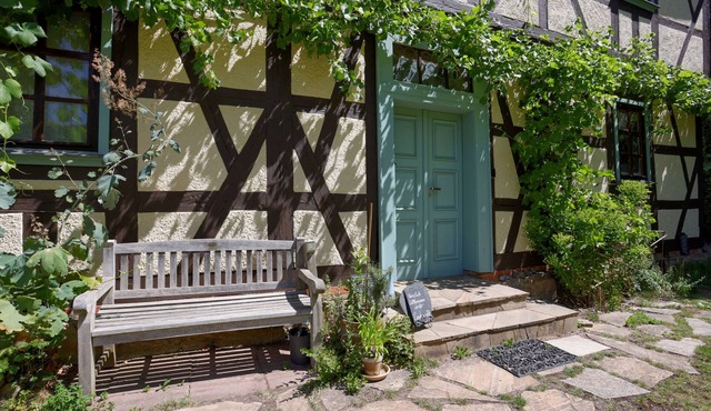 Quiet vacation apartment in Glücksbrunn Castle Park - right next to Altenstein Park in Bad Liebenstein