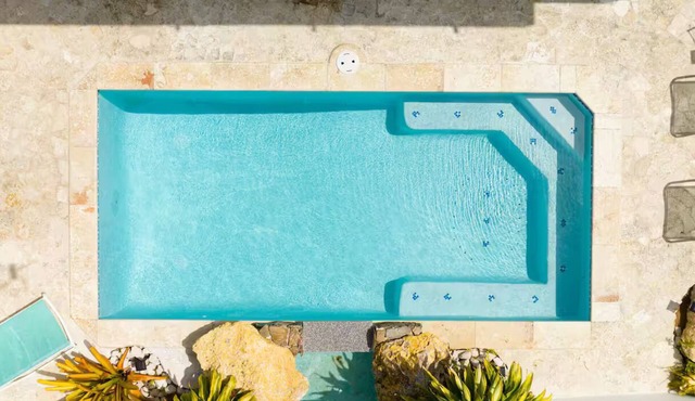 R&V Combate Beach House, 2nd Floor with Pool in Cabo Rojo