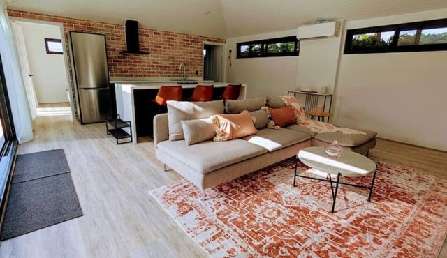 Relaxing Pool House Escape in Duncraig in Duncraig