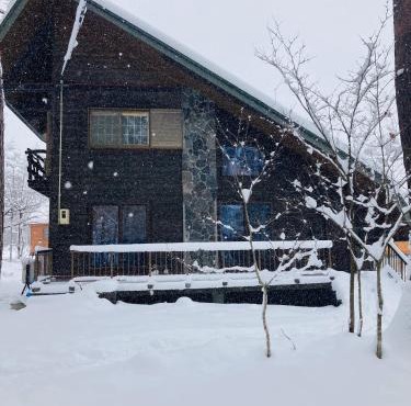 Ringo Cottage in Hakuba