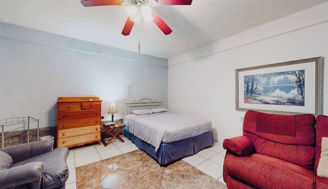 Roomy Casita - Shared Pool - Free High-Speed WiFi, AC in San Ignacio