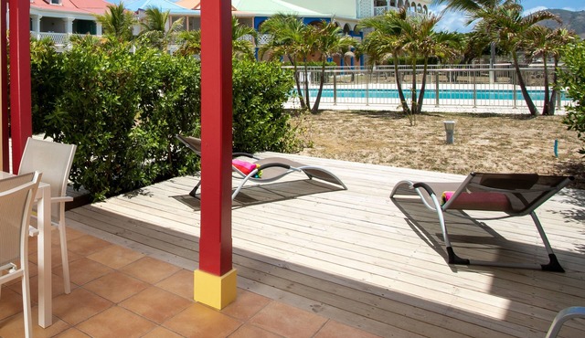 SALT 6: swimming pool, direct access to Orient Bay beach