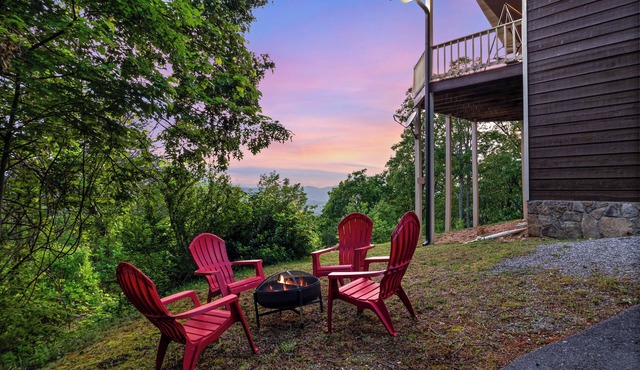 Secluded Mountain Cabin w/Hot Tub, Game Room & Stunning Smoky Views in Sevierville