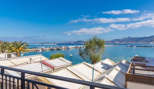 Sitia Old Port studio Blue - 3min walk to beach - AC - WIFI in Sitia