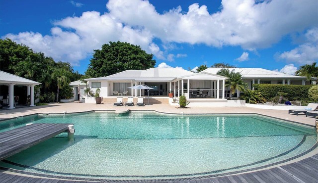 Sol E Luna 2BR in Sandy Ground
