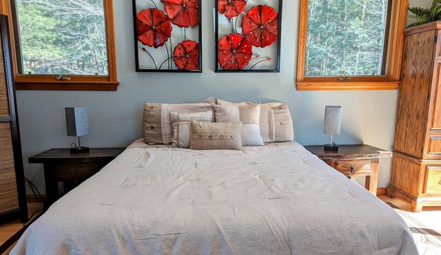 Stargaze & Snuggle Studio Retreat Reconnect with Nature, Embrace Simplicity in Underhill