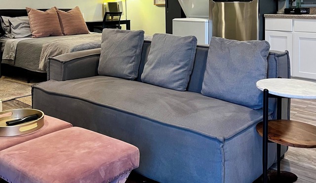 STUDIO apt. nightly or monthly stays with washer, dryer, work space and WiFi in Philadelphia