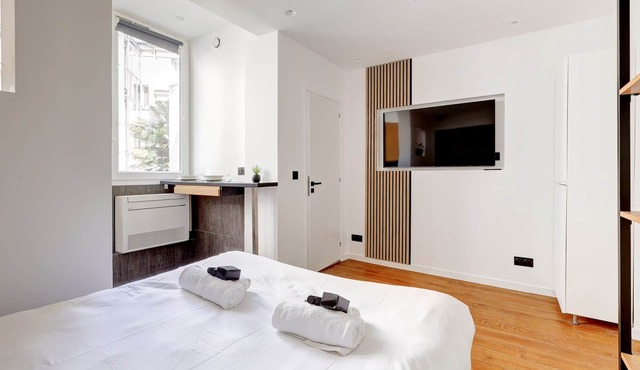 Studio moderne et climatise aux Champs-Elysées in Paris