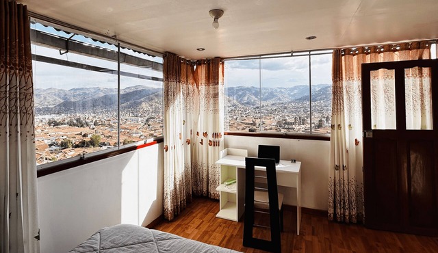 SUMMIT VIEWPOINT HOUSE in Cusco