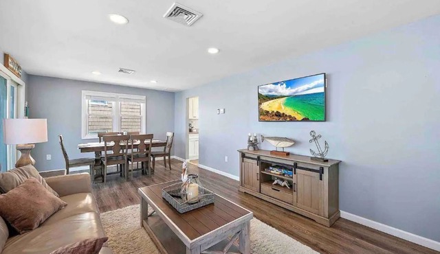 Sunset Bay LBI upper unit in Long Beach