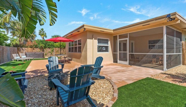 Super Clean Private House with Jacuzzi Near Ft. Lauderdale Beach in Oakland Park
