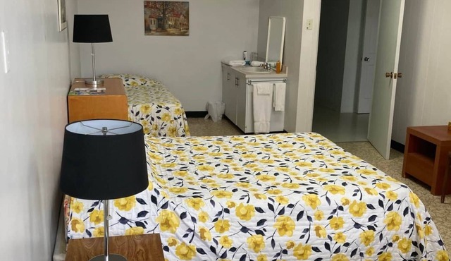 The Couvent, 222 - Chambre 2 Doubles + 1 Simple in Sainte-Anne-des-Monts