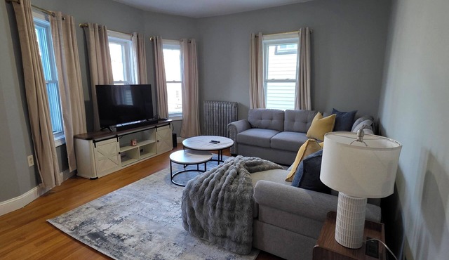 The Maverick Upstairs - Lux Apartment - Near Airport/Downtown - NEW! in Chelsea
