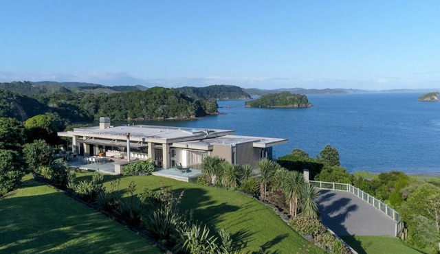 The Oke Beach House in Rawhiti