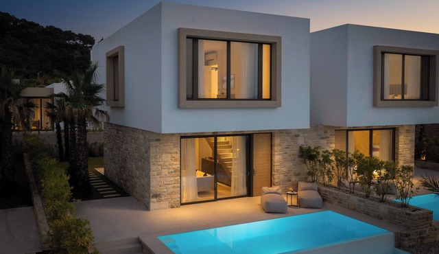 The Palms Resort Villa Beach Four with Pool in Tkon
