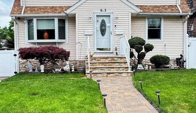 Tranquil 2-bedroom updated apartment with AC in charming Hackensack in Hackensack