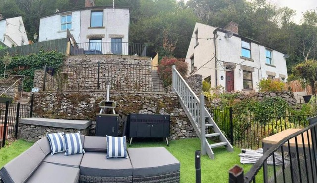 Tranquil Matlock Bath Retreat with 2 Bedrooms in Matlock