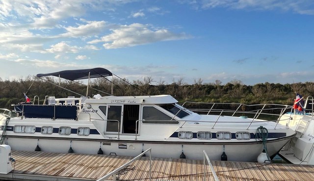 Unique stay aboard Tarpon 42 - 12 guests in Mauguio