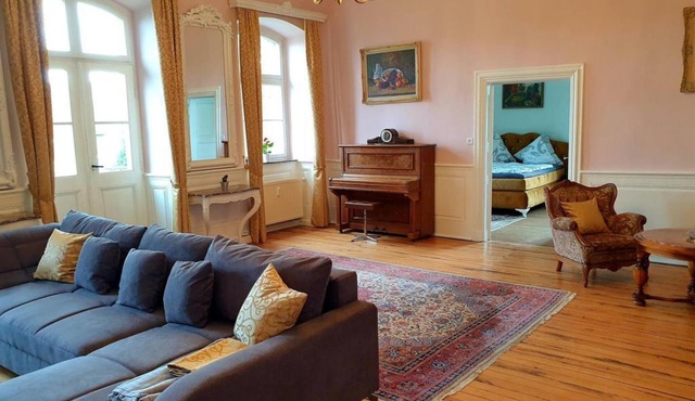 Vacation apartment in the castle "Hesse von Hilbringen" - Schloss Hilbringen in Merzig