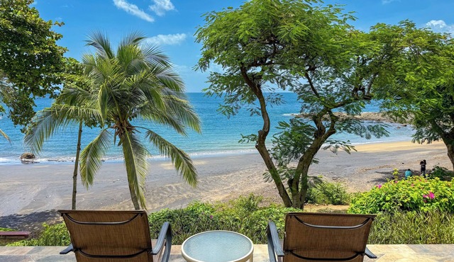 Villa Mariposa N°10 - Luxury Beachfront Escape, Private, Steps to Beach & Pool in ocotal