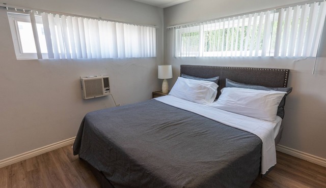 West Hollywood Condo Near Cedar-Sinai in West Hollywood