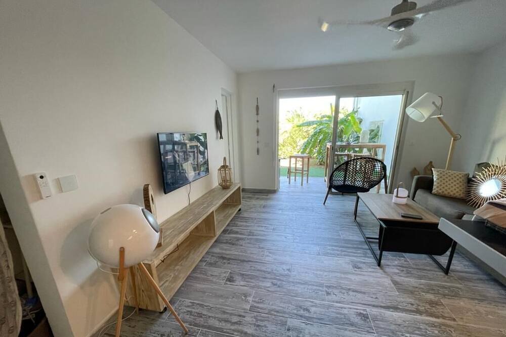 Photo of Livingroom in Orient Bay