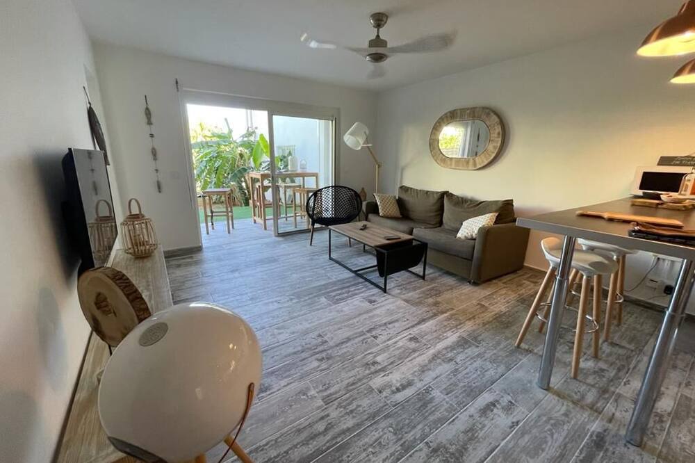 Photo of Livingroom in Orient Bay