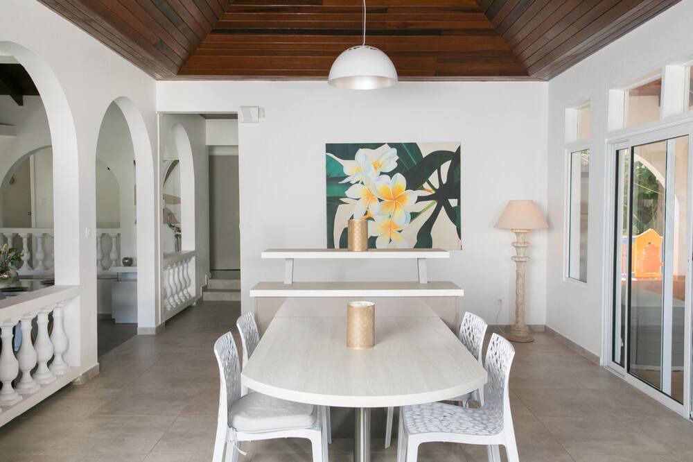 Photo of Livingroom in Orient Bay