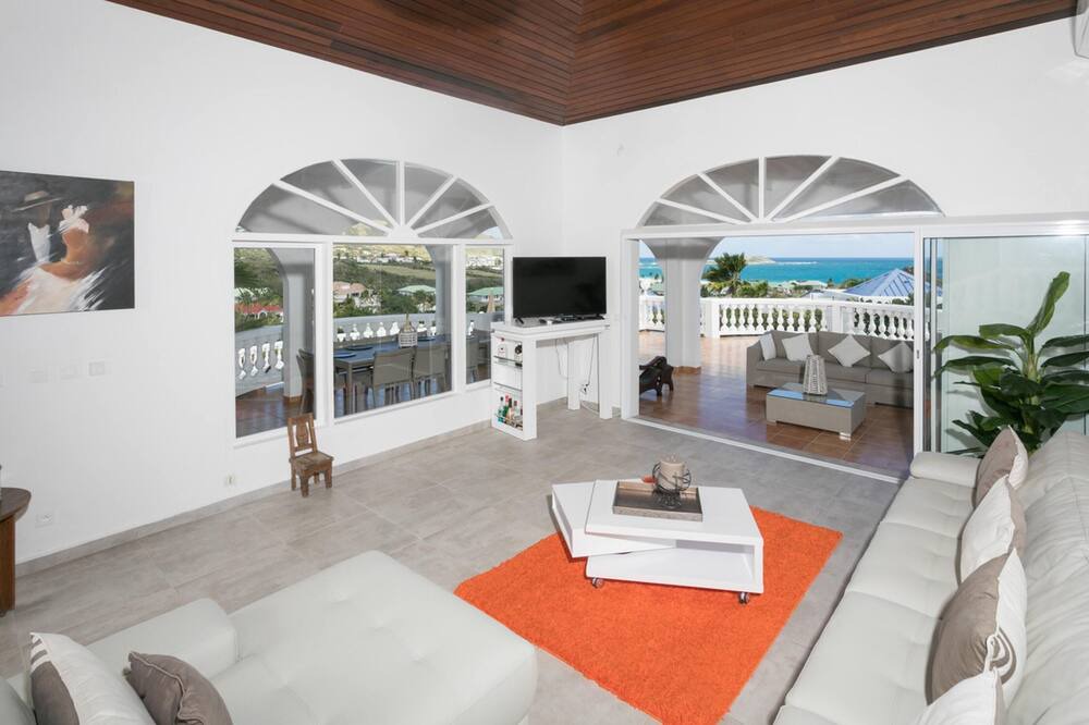 Photo of Livingroom in Orient Bay