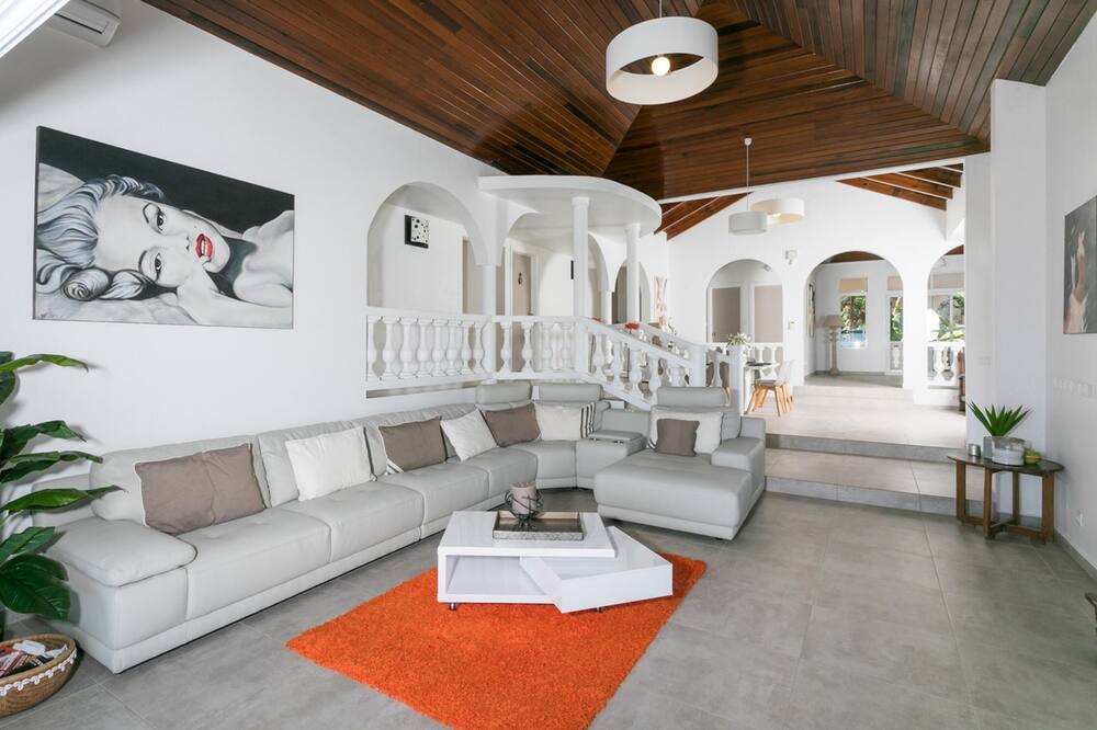 Photo of Livingroom in Orient Bay