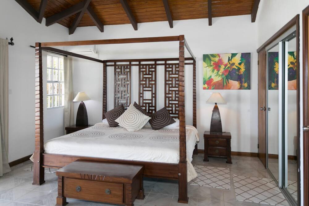 Photo of Bedroom in Orient Bay