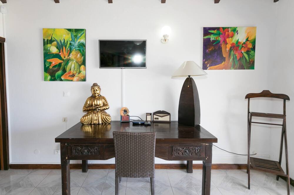 Photo of Livingroom in Orient Bay