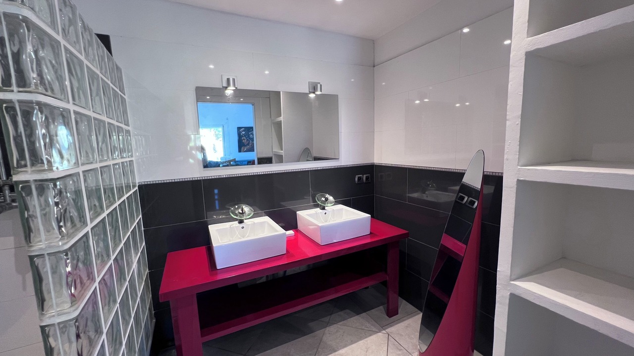Photo of Bathroom in Oyster Pond