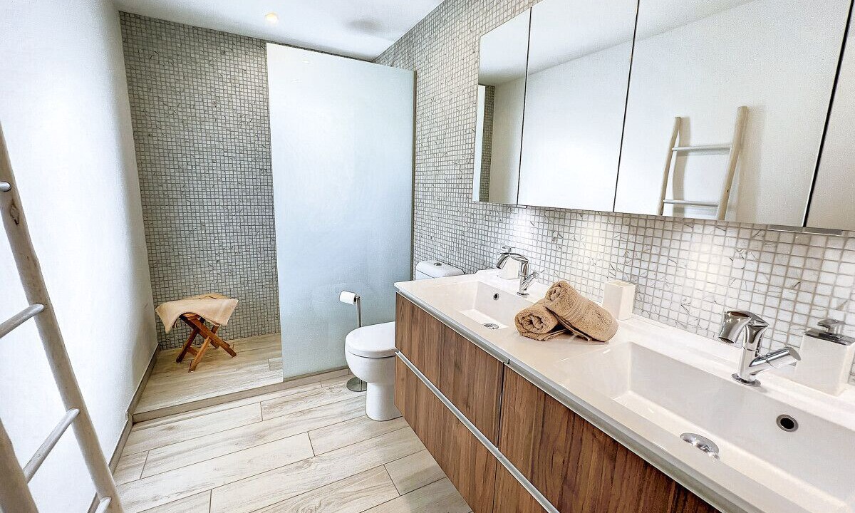 Photo of Bathroom in Orient Bay